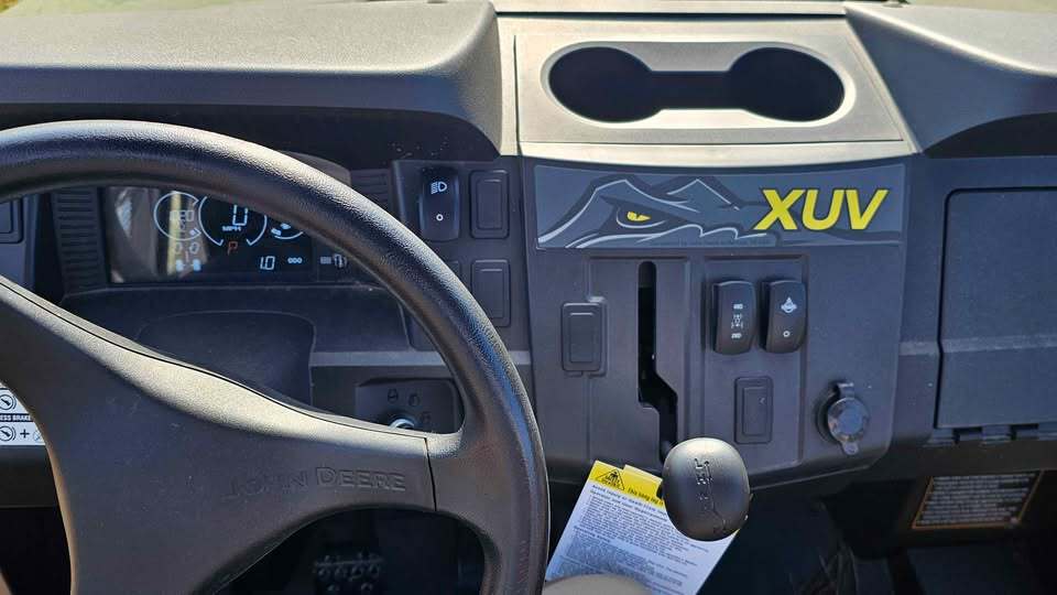 2025 John Deere XUV590M Gator Image 6