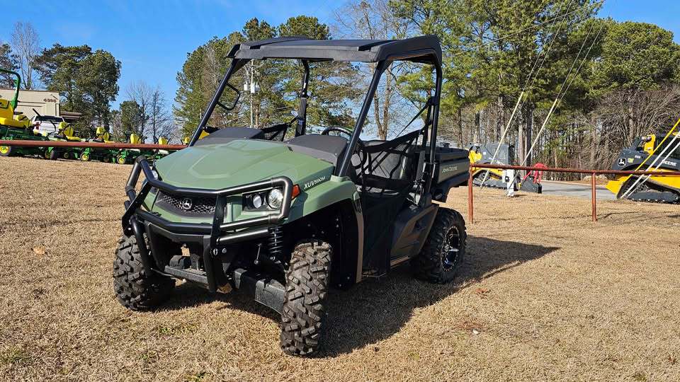 2025 John Deere XUV590M Gator Image 1