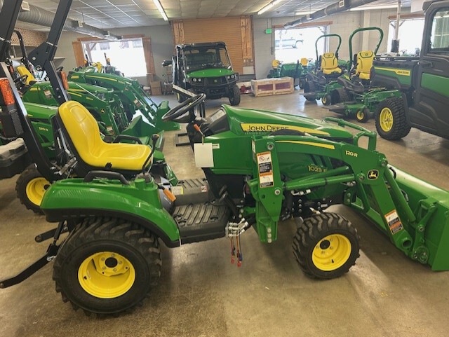 New In-Stock 2025 John Deere 1023E Compact Utility Tractors at Koenig Equipment in Bloomington, IN - PhotoXL8