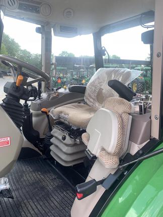 2024 John Deere 5100E Photo 4