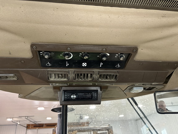 Used 1991 John Deere 4955 Row Crop Tractors at Koenig Equipment in Anna, OH - Photo8