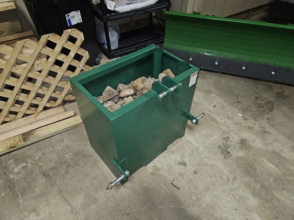 Photo of 2023 John Deere 1025R