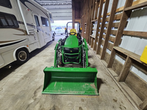 Photo of 2023 John Deere 1025R