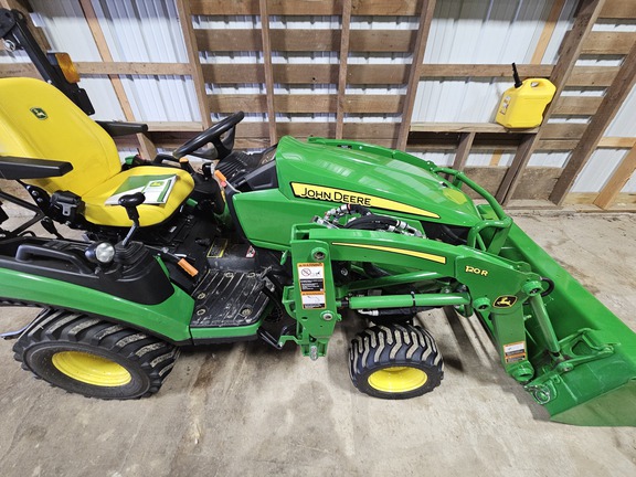 Photo of 2023 John Deere 1025R