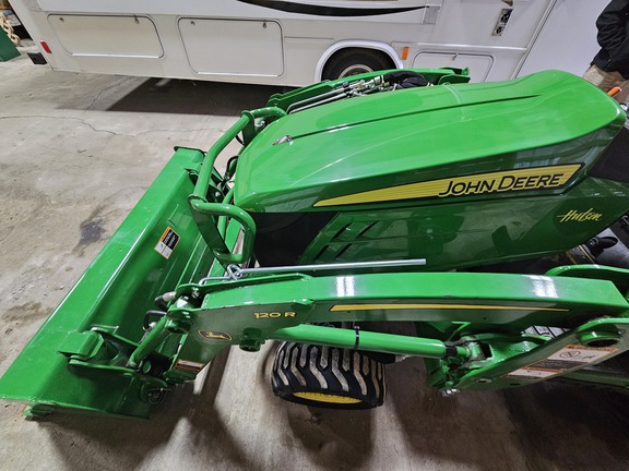 Photo of 2023 John Deere 1025R