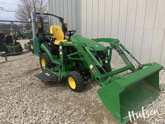 Photo of 2023 John Deere 1025R