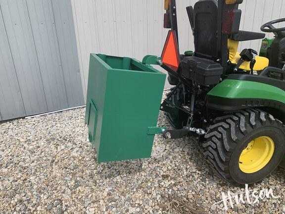 Photo of 2023 John Deere 1025R