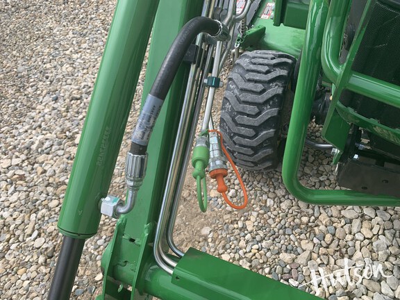 Photo of 2023 John Deere 1025R