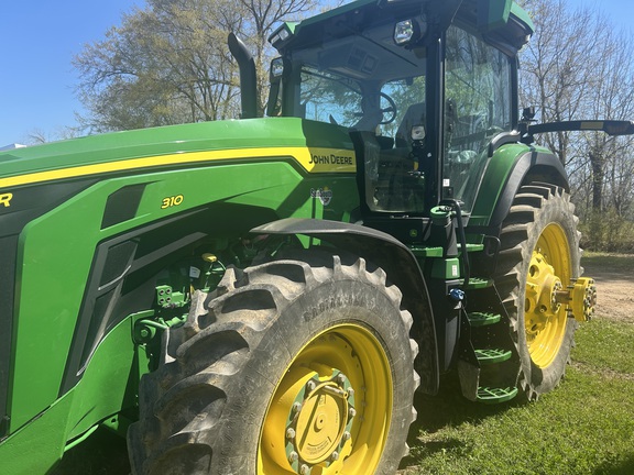 2021 John Deere 8R 310 Photo 1