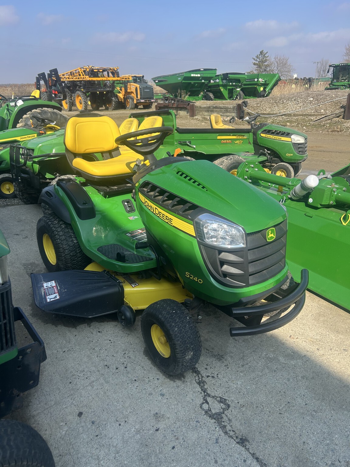 2015 John Deere S240 Image 1