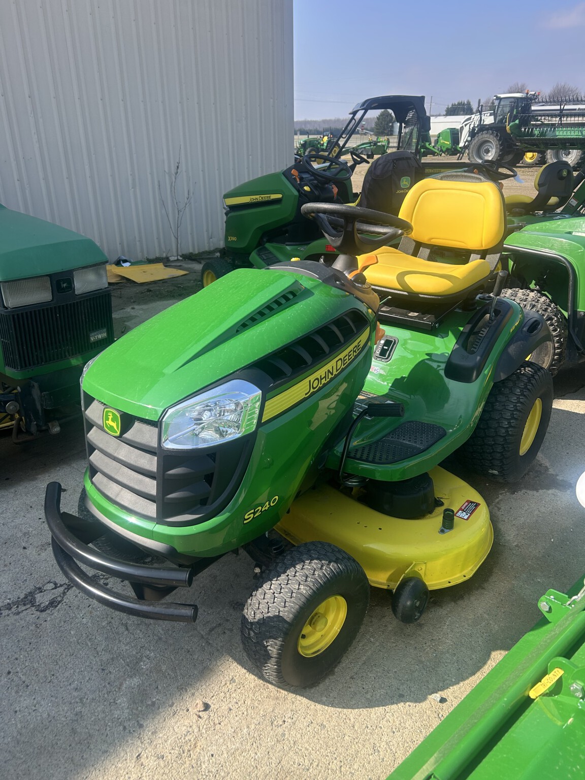 2015 John Deere S240 Image 2