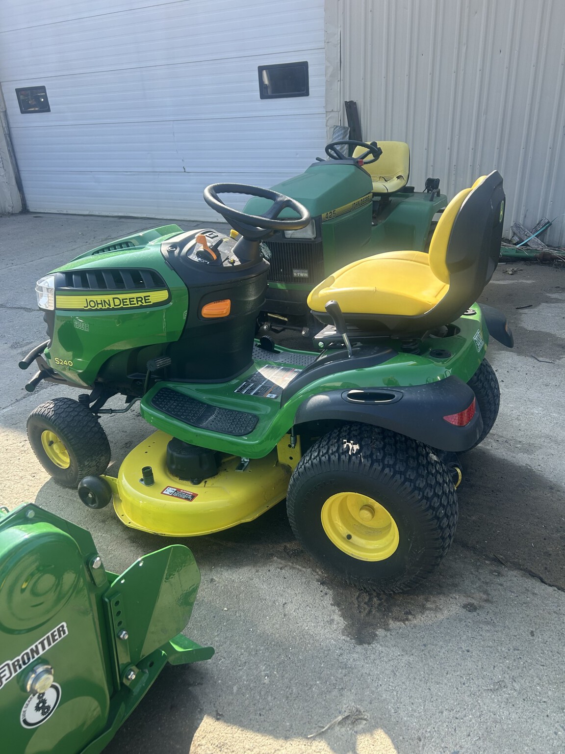 2015 John Deere S240 Image 7