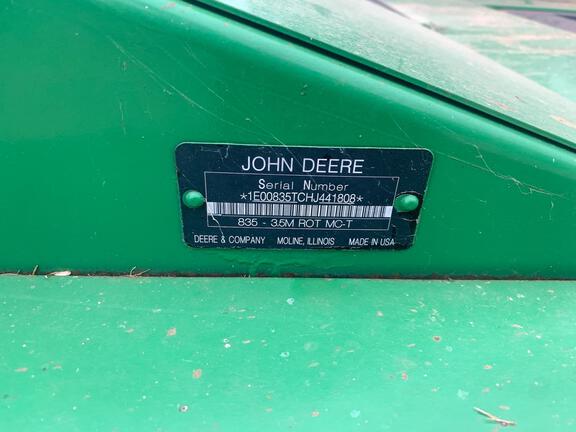 2017 John Deere 835 Photo 3