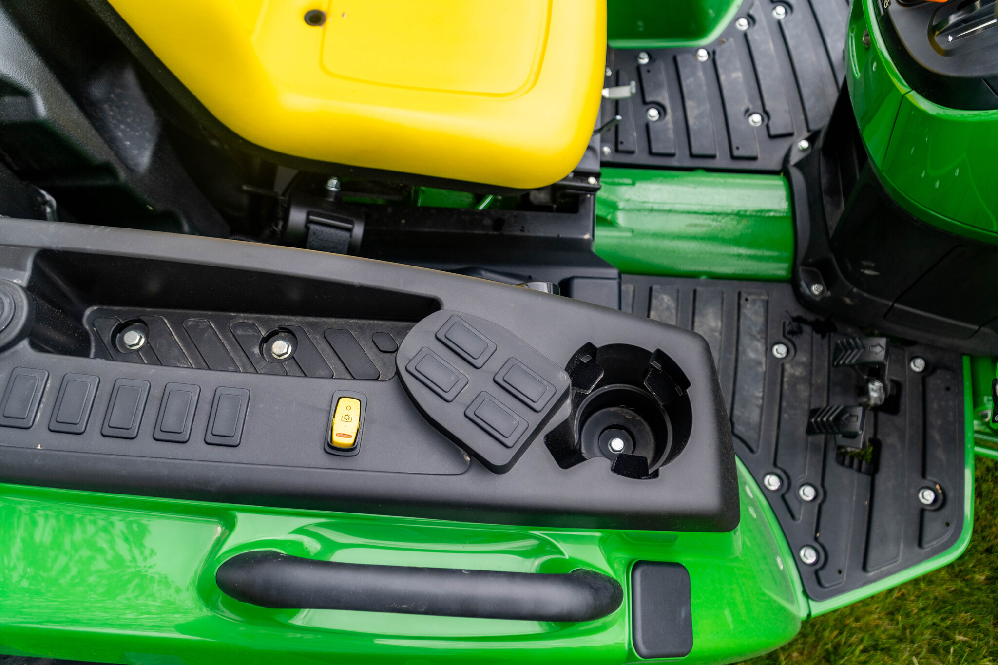 New In-Stock 2026 John Deere 4052M Compact Utility Tractors at Koenig Equipment in Urbana, OH - PhotoXL9