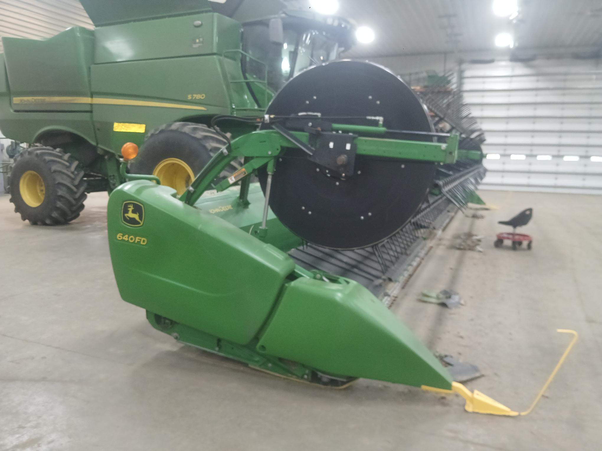 2014 John Deere 640FD Image 1