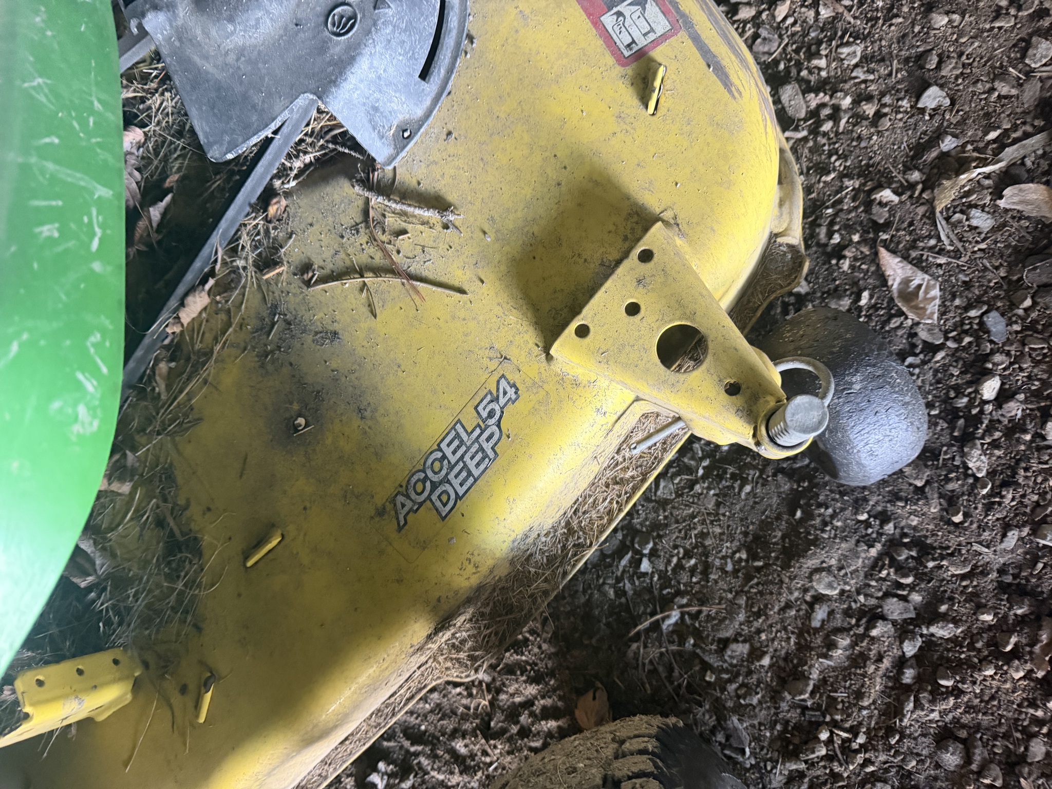 2020 John Deere X590 Image 4