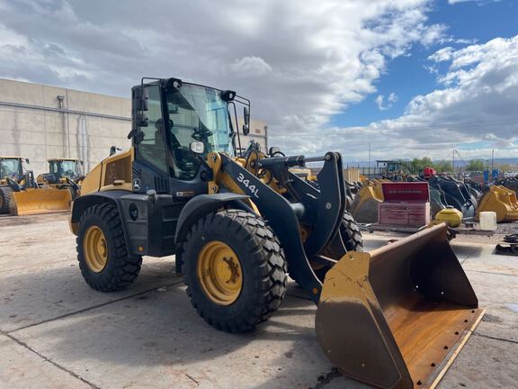2020 John Deere 344L