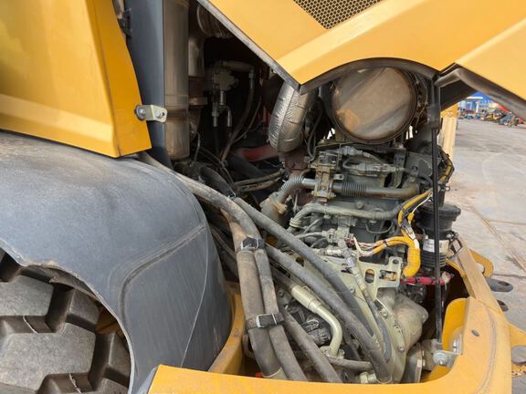 2020 John Deere 344L