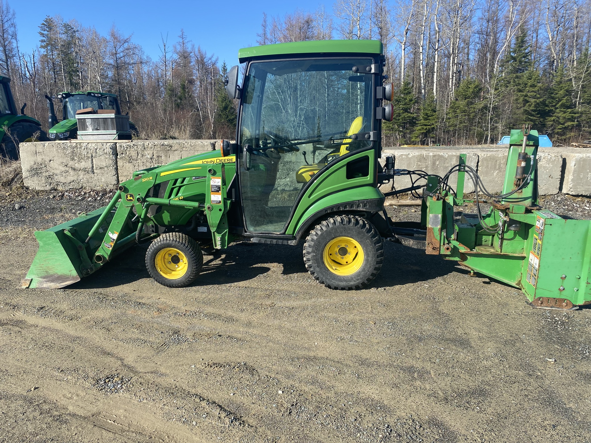 2021 John Deere 1025R Image 2