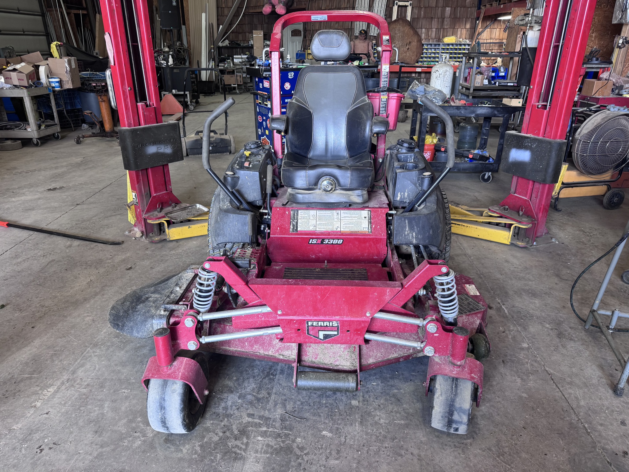 Used 2021 Ferris ISX3300 40 OGS Zero Turn Mowers at Koenig Equipment in Urbana, OH - PhotoXL0