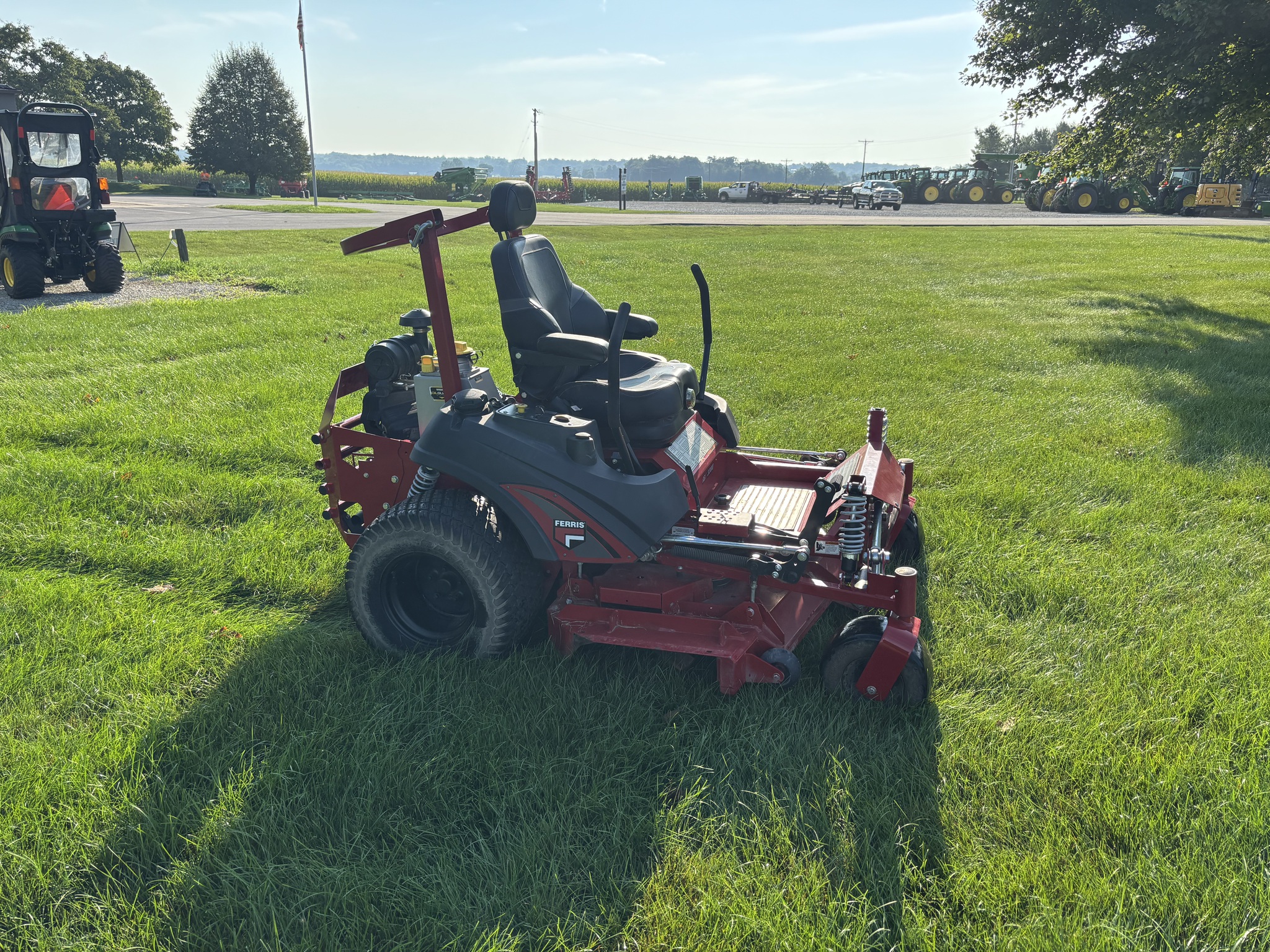 Used 2021 Ferris ISX3300 40 OGS Zero Turn Mowers at Koenig Equipment in Urbana, OH - PhotoXL3