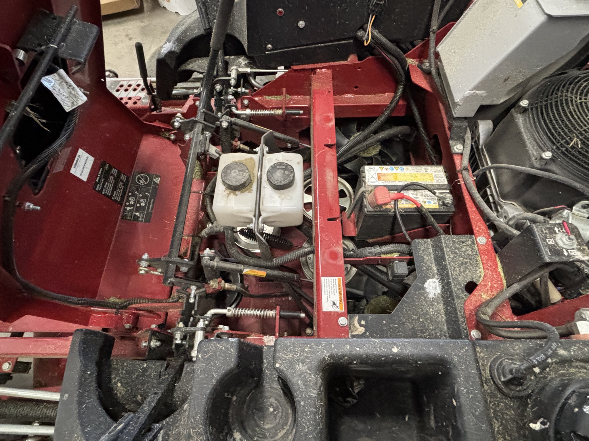 Used 2023 Ferris 5902064 / ISX3300 Zero Turn Mowers at Koenig Equipment in Urbana, OH - PhotoXL15