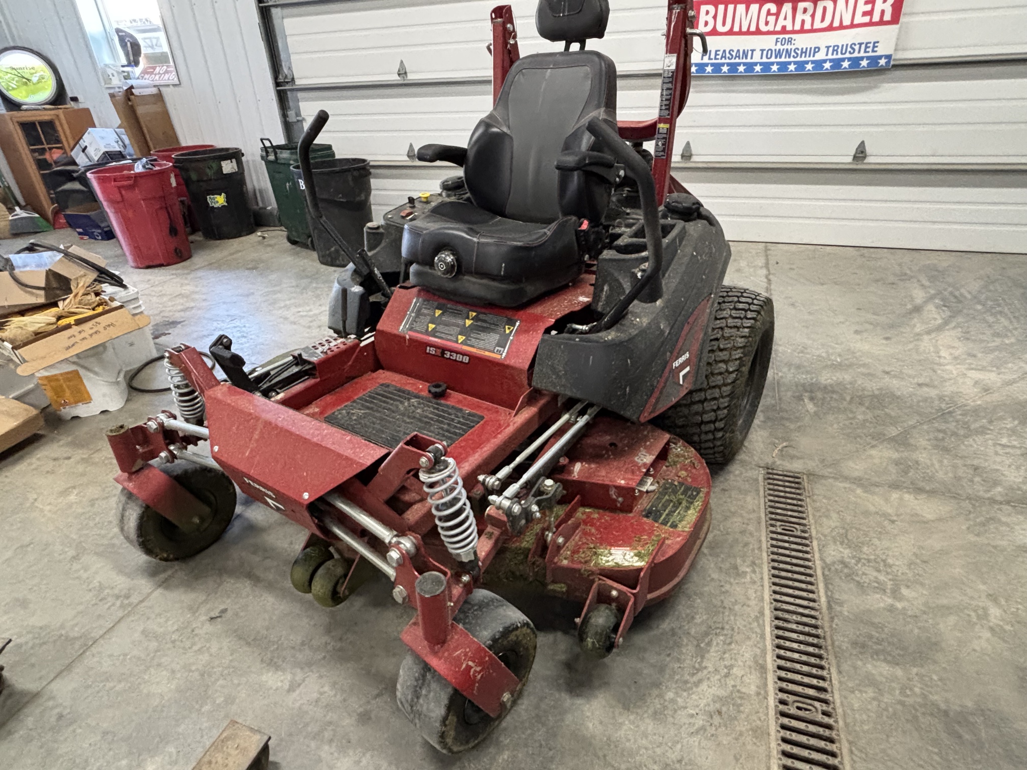 Used 2023 Ferris 5902064 / ISX3300 Zero Turn Mowers at Koenig Equipment in Urbana, OH - PhotoXL0