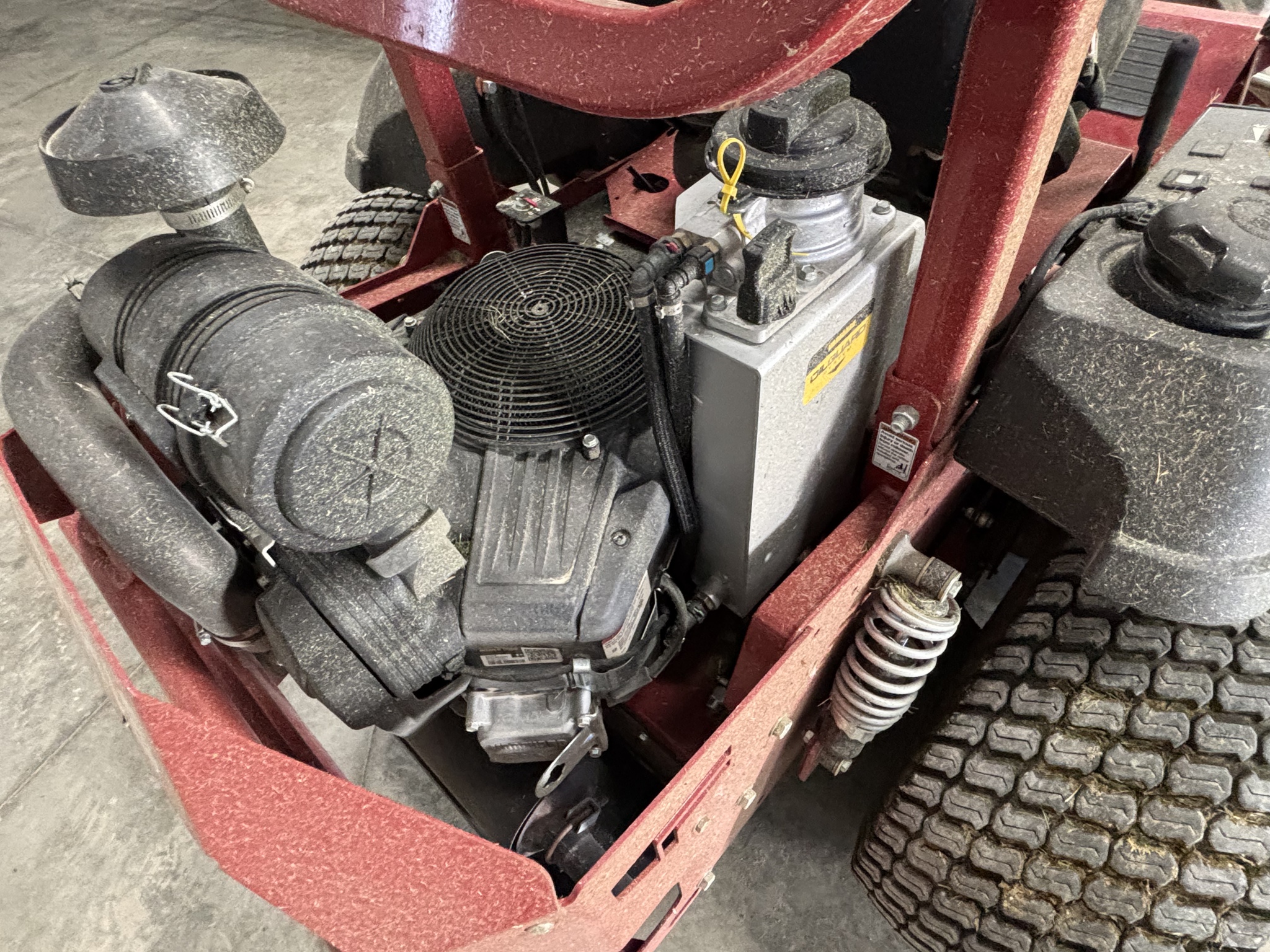 Used 2023 Ferris 5902064 / ISX3300 Zero Turn Mowers at Koenig Equipment in Urbana, OH - PhotoXL13