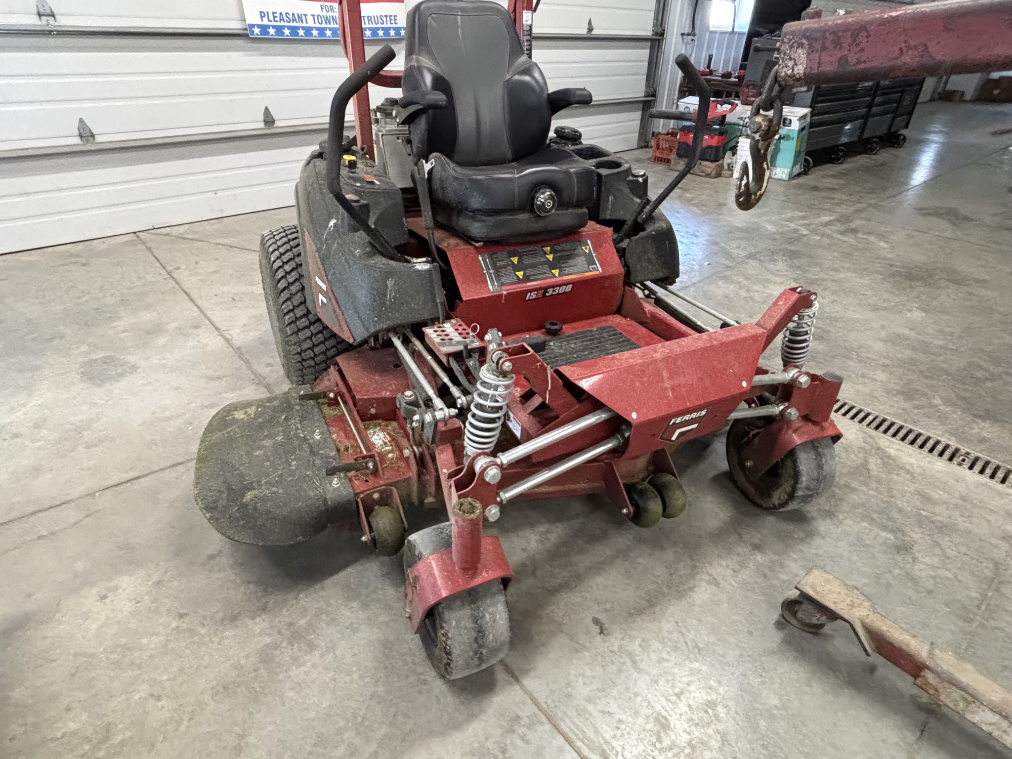 Used 2023 Ferris 5902064 / ISX3300 Zero Turn Mowers at Koenig Equipment in Urbana, OH - PhotoXL3