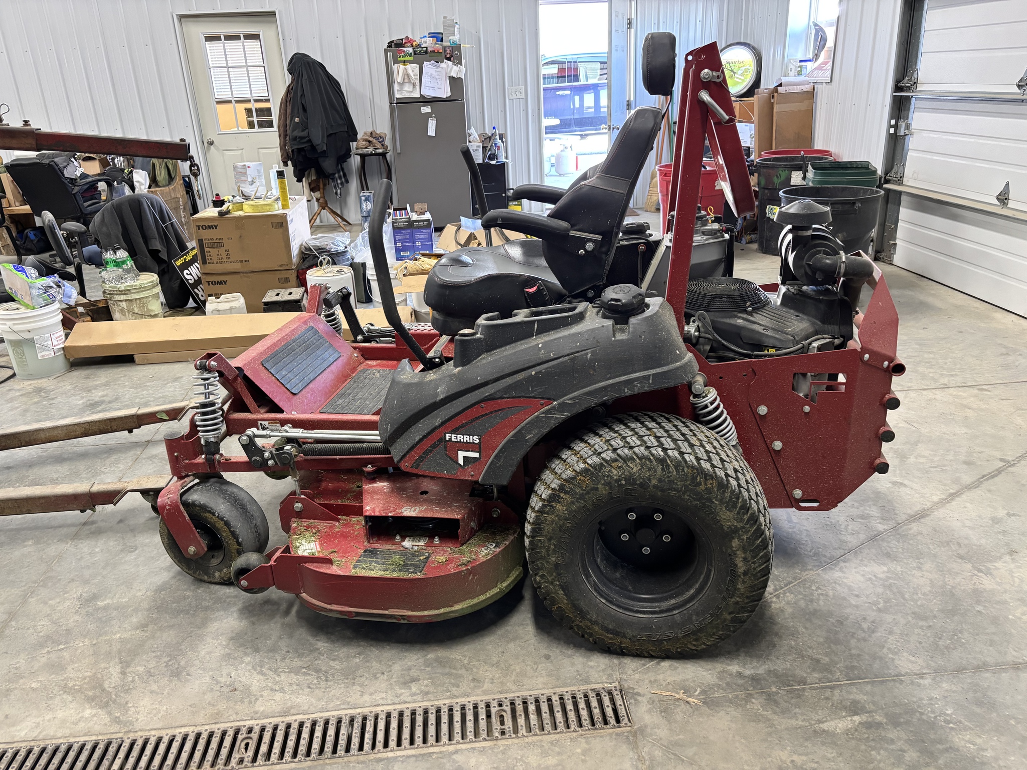 Used 2023 Ferris 5902064 / ISX3300 Zero Turn Mowers at Koenig Equipment in Urbana, OH - PhotoXL1