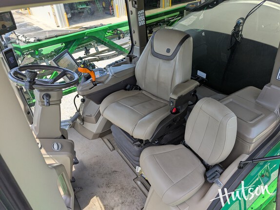 Photo of 2022 John Deere 412R