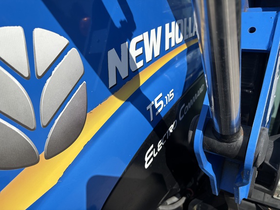 2012 New Holland T5. 115