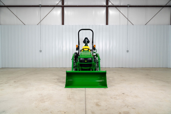 New In-Stock 2026 John Deere 1025R Compact Utility Tractors at Koenig Equipment in Lebanon, OH - Photo3