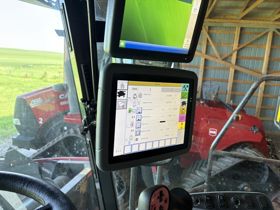 Used 2017 Massey Ferguson 9565 Combines at Horizon Ag & Turf in Vermilion, AB - Photo3