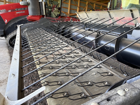 Used 2017 Massey Ferguson 9565 Combines at Horizon Ag & Turf in Vermilion, AB - Photo15