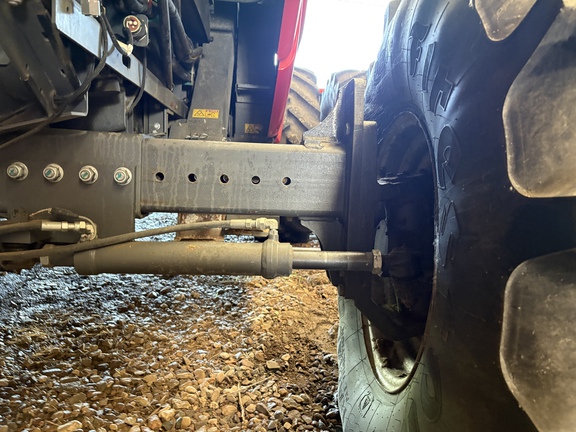 Used 2017 Massey Ferguson 9565 Combines at Horizon Ag & Turf in Vermilion, AB - Photo17