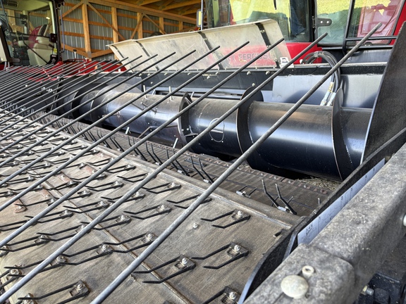 Used 2017 Massey Ferguson 9565 Combines at Horizon Ag & Turf in Vermilion, AB - Photo18
