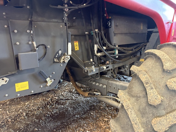 Used 2017 Massey Ferguson 9565 Combines at Horizon Ag & Turf in Vermilion, AB - Photo21