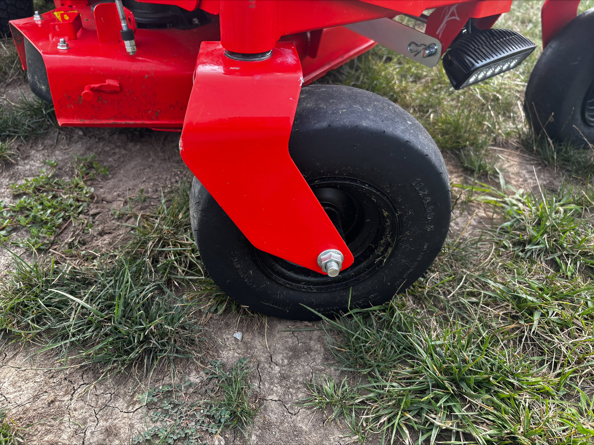Used 2025 Ariens Edge 34 Briggs Zero Turn Mowers at Koenig Equipment in Tipp City, OH - PhotoXL15