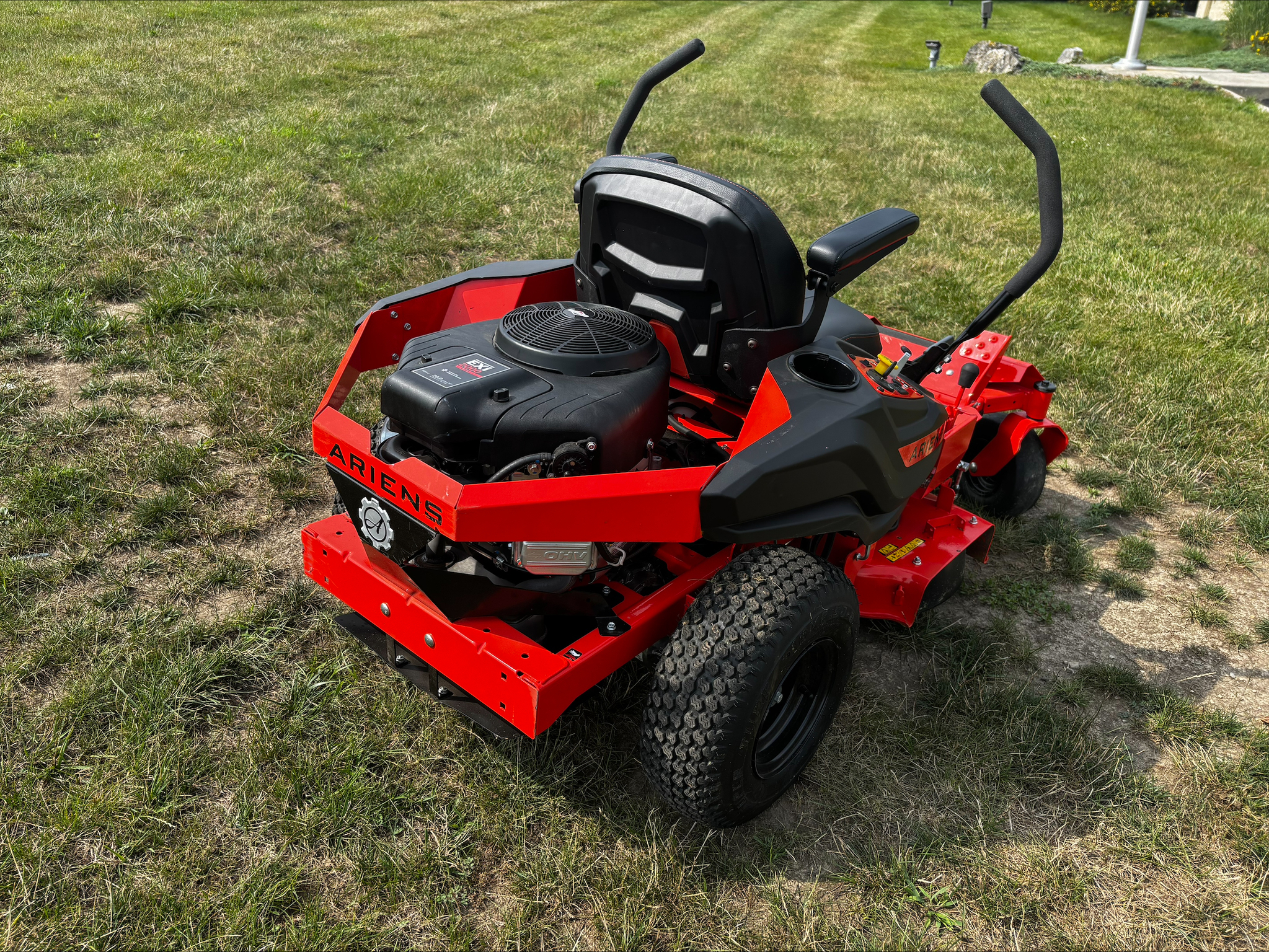 Used 2025 Ariens Edge 34 Briggs Zero Turn Mowers at Koenig Equipment in Tipp City, OH - PhotoXL4
