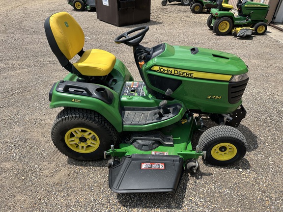 2024 John Deere X734 - Photo9