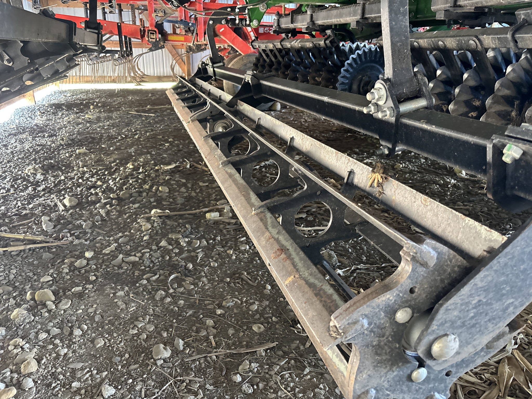 Used 2026 John Deere 2660VT Vertical Tillage at Koenig Equipment in Urbana, OH - PhotoXL4