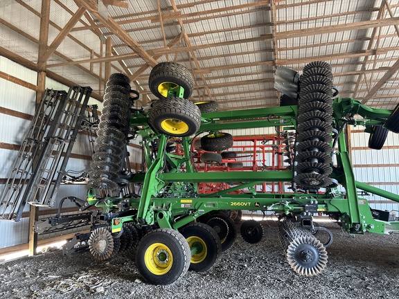 Used 2026 John Deere 2660VT Vertical Tillage at Koenig Equipment in Urbana, OH - Photo3