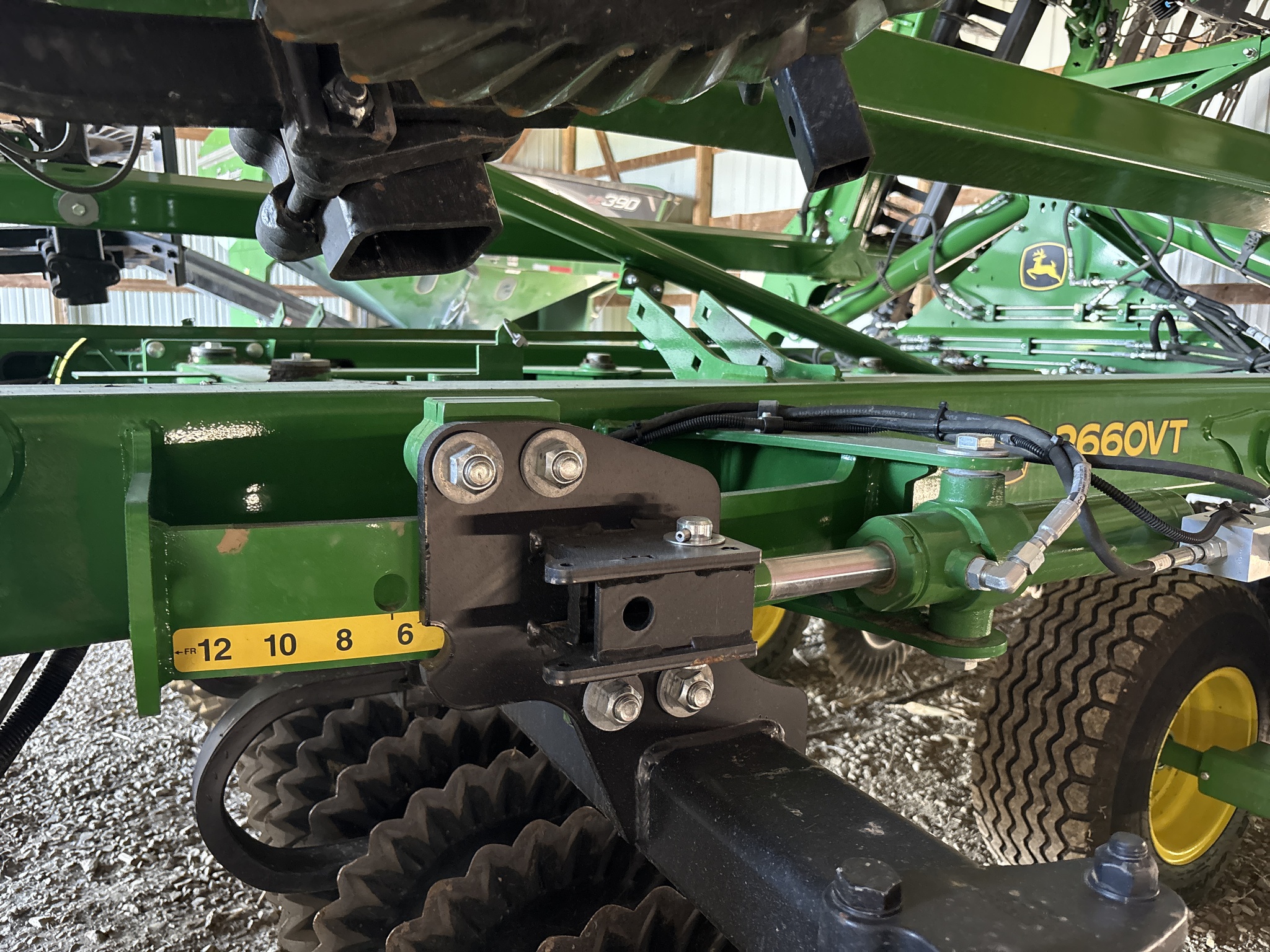 Used 2026 John Deere 2660VT Vertical Tillage at Koenig Equipment in Urbana, OH - PhotoXL6