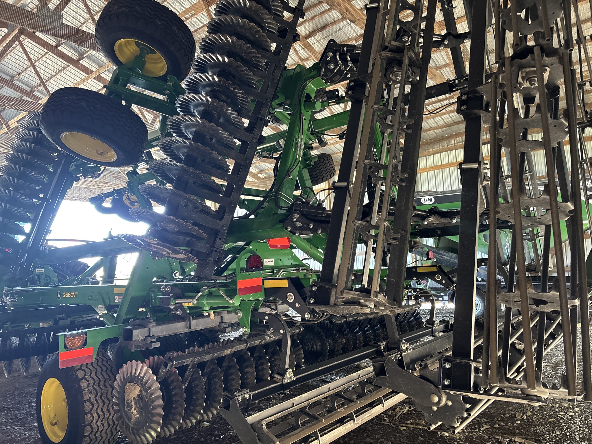 Used 2026 John Deere 2660VT Vertical Tillage at Koenig Equipment in Urbana, OH - PhotoXL11