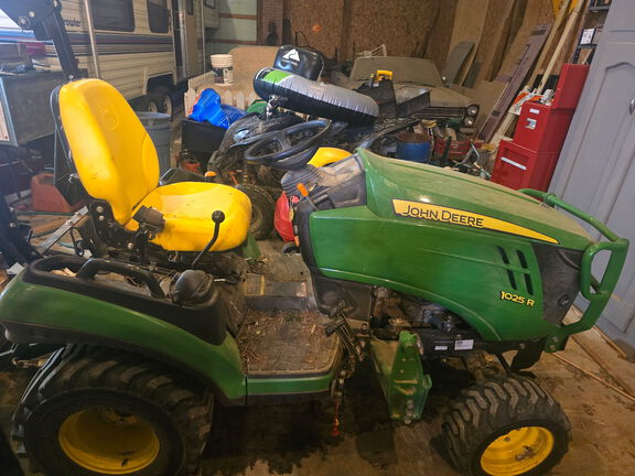 Photo of 2019 John Deere 1025R