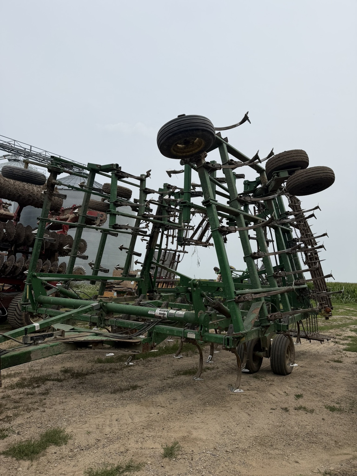 2011 John Deere 2210