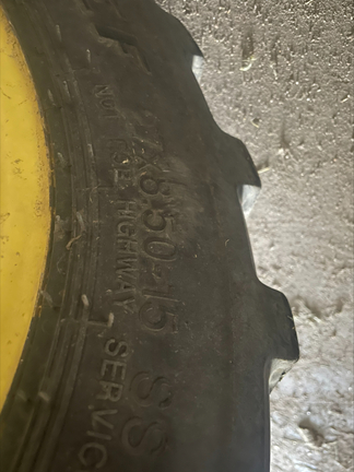 2011 John Deere 3320 - Photo3