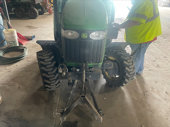 2011 John Deere 3320 - Photo12
