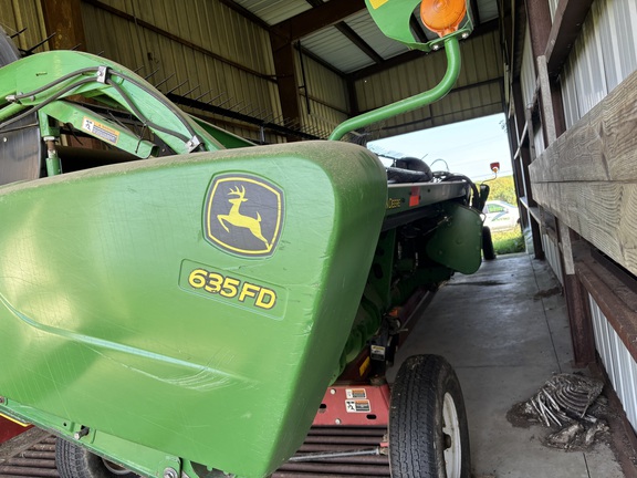 Used 2013 John Deere 635FD Combine Platforms at Koenig Equipment in Oxford, OH - Photo2